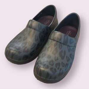 CROCS Neria Pro II Graphic Animal Print Clog